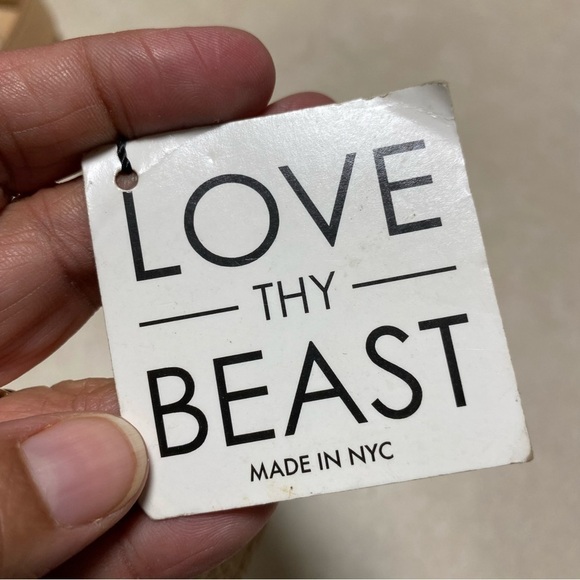 Love thy Beast Dog Leash OS Beige 100% Genuine Pebbled Leather Dog Leash NWT - Picture 9 of 10